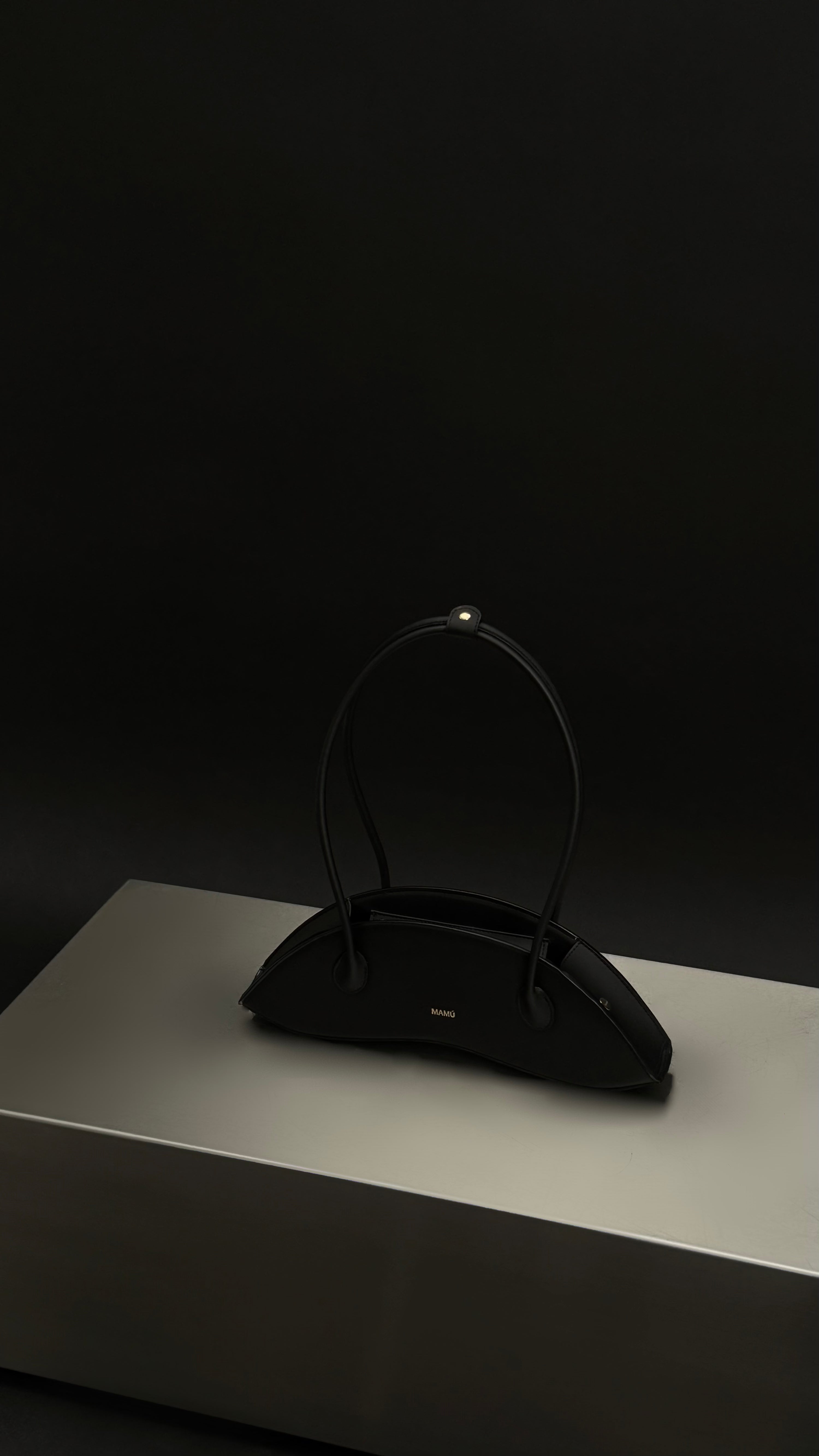 The MAMÚ 01 bottom image